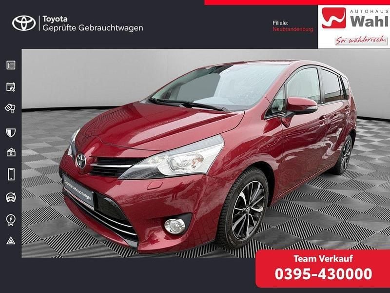 Gebraucht Toyota Verso Edition-S 147 PS (108 kW) 2017 Rot Van / Kleinbus