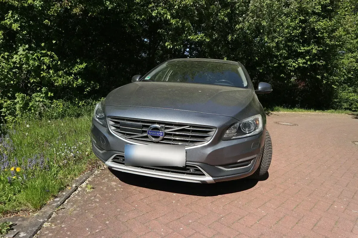 Gebraucht Volvo V60 Summum 224 PS (164 kW) 2015 Grau Kombi