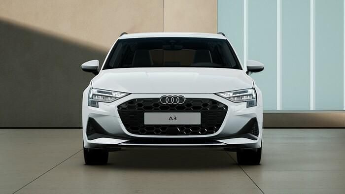 Second-hand Audi A3 Sport 116 CP (85 kW) 2025 Alb Berlinǎ