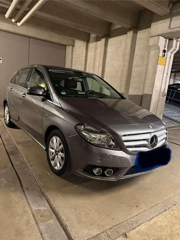 Usado Mercedes B200 Edition 1 156 HP (114 kW) 2012 Monovolume