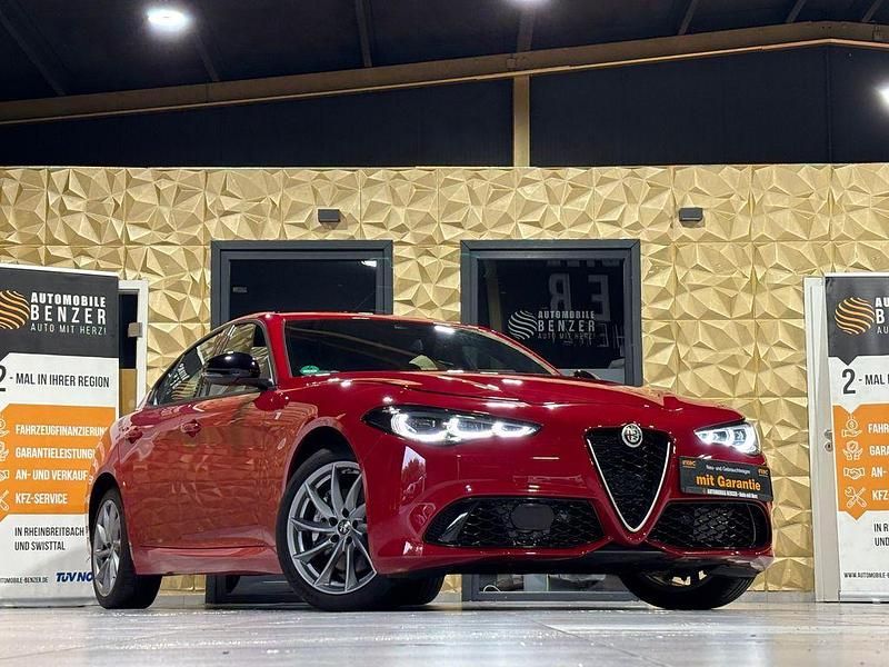 Rot Gebraucht 2023 Alfa Romeo Giulia Ti Limousine | 35.999 € (Superpreis) - Bild 1/4