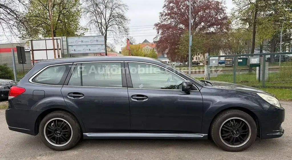 Gebraucht Subaru Legacy 150 PS (110 kW) 2011 Grau Limousine