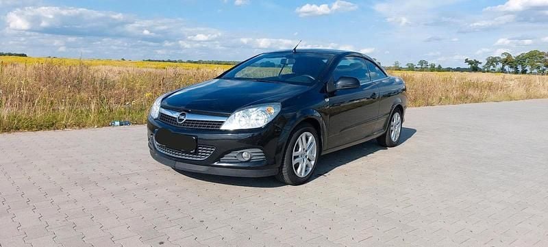 Schwarz Gebraucht 2010 Opel Astra Cabriolet Cabrio | 2.850 € - Bild 1/4