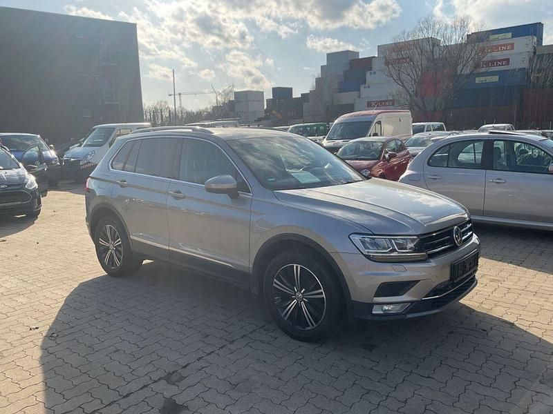 Gebraucht VW Tiguan Highline 150 PS (110 kW) 2017 Silber SUV