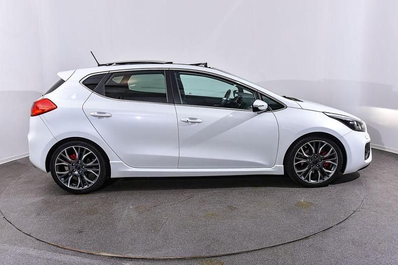 Gebraucht Kia Ceed GT GT 204 PS (150 kW) 2015 (hw2) deluxe white Limousine