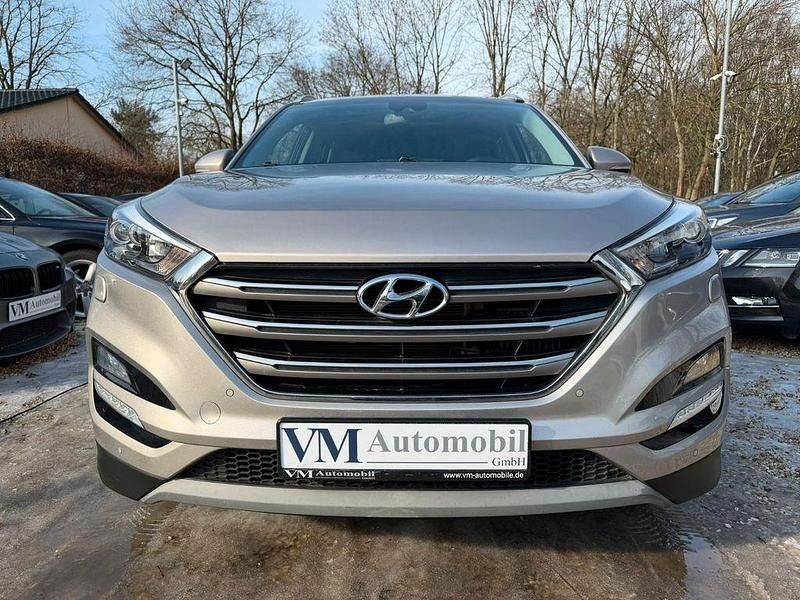Gebraucht Hyundai Tucson 141 PS (103 kW) 2017 Grau SUV