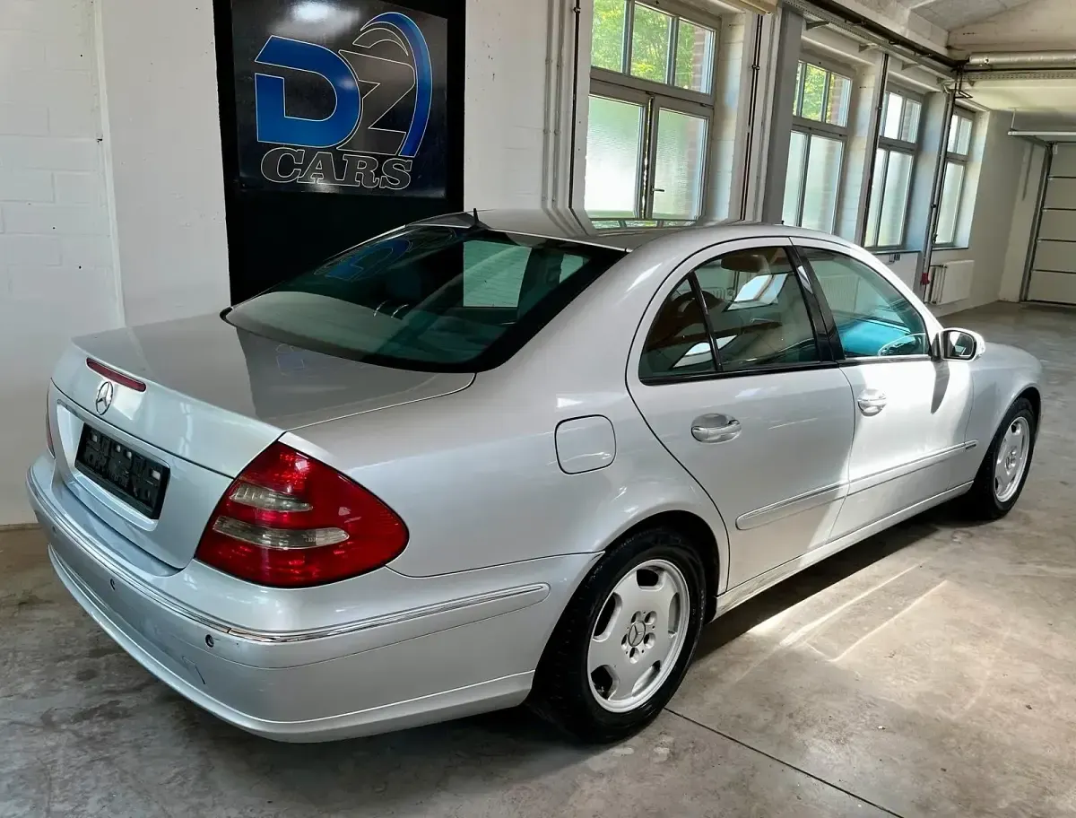Gebraucht Mercedes E270 Elegance 177 PS (130 kW) 2002 Silber Limousine