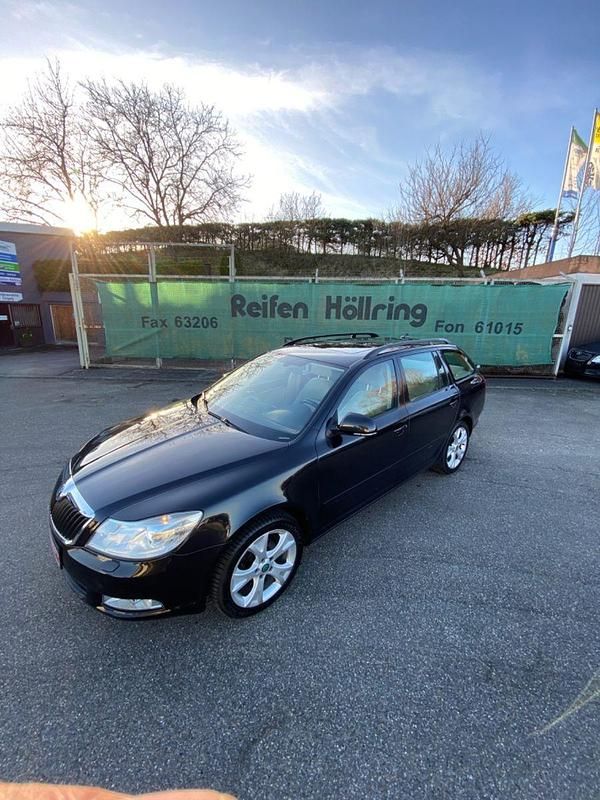 Gebraucht Skoda Octavia Elegance 105 PS (77 kW) 2011 Schwarz Kombi