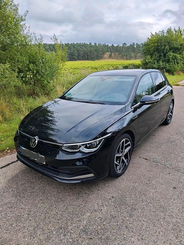 Schwarz Gebraucht 2020 VW Golf VIII Style Limousine | 17.500 € (Superpreis) - Bild 1/4