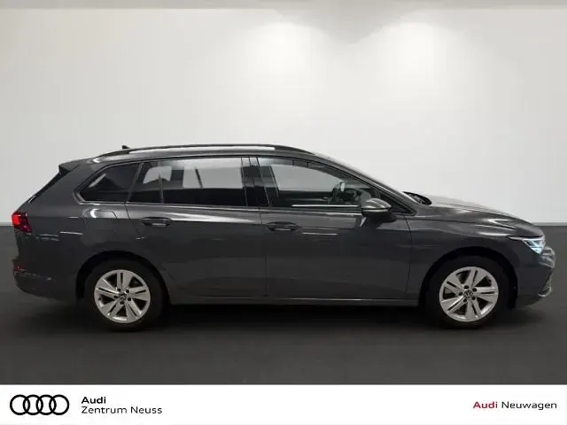 Gebraucht VW Golf VII Life 150 PS (110 kW) 2021 Grau Kleinwagen