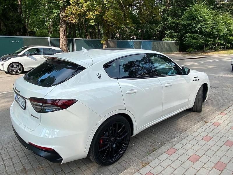 Gebraucht Maserati Levante 430 PS (316 kW) 2022 Weiß SUV