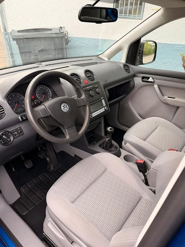 Second-hand VW Caddy 109 CP (80 kW) 2008 Albastru Monovolum