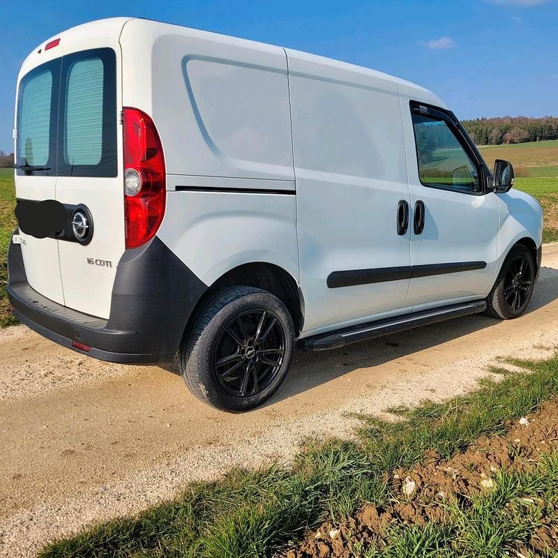 Gebraucht Opel Combo 105 PS (77 kW) 2015 Weiß Van / Kleinbus