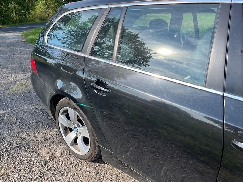 Gebraucht BMW 530 231 PS (169 kW) 2007 Schwarz Kombi