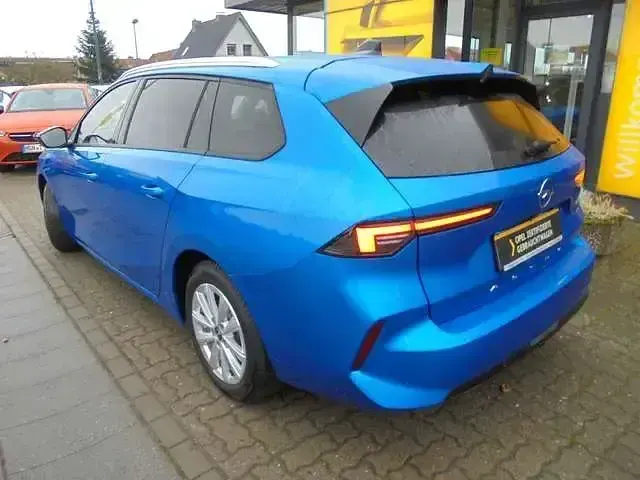 Gebraucht Opel Astra Elegance 110 PS (80 kW) 2023 Kobalt blau Kleinwagen