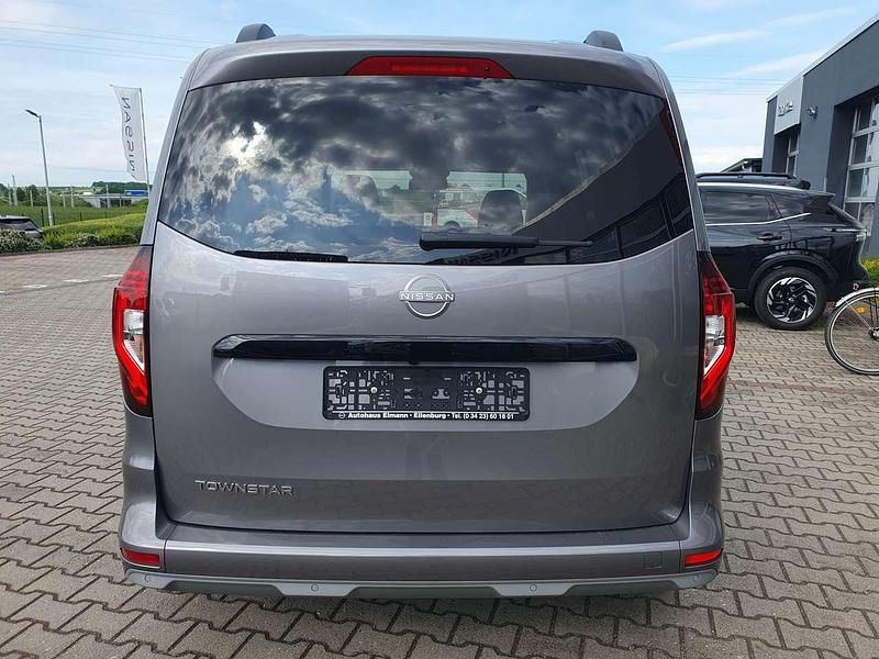 Neu Nissan Townstar Tekna 131 PS (96 kW) 2025 Grau Van