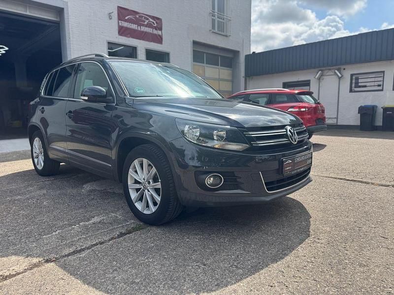 Grau Gebraucht 2015 VW Tiguan Sportline SUV | 13.990 € (Fairer Preis) - Bild 1/4