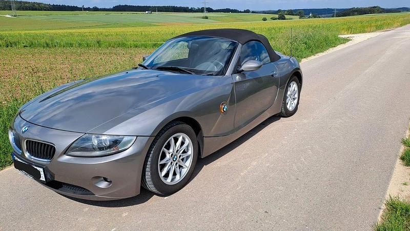 Grau Gebraucht 2005 BMW Z4 Sport Line Cabrio | 7.390 € (Superpreis) - Bild 1/4