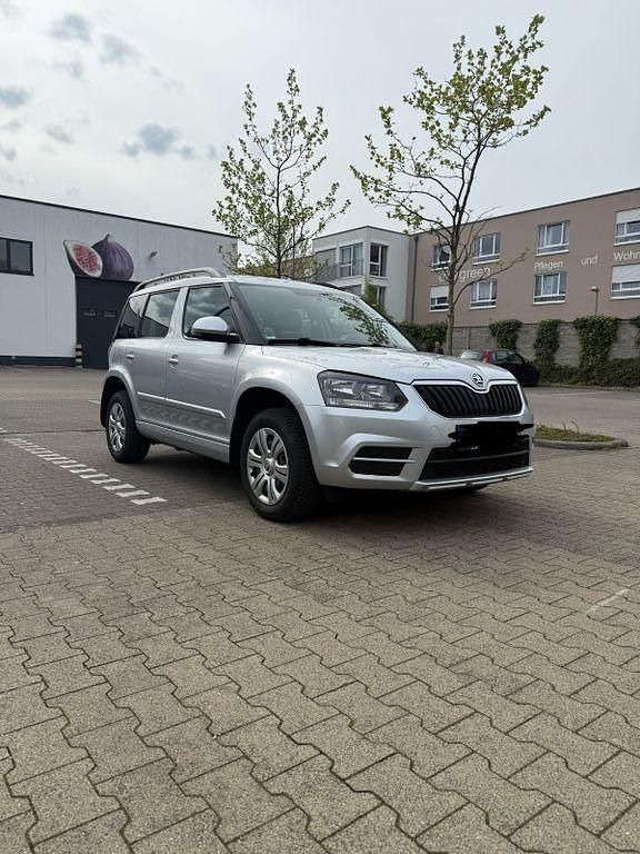 Gebraucht Skoda Yeti Cool Edition 110 PS (80 kW) 2016 Silber SUV