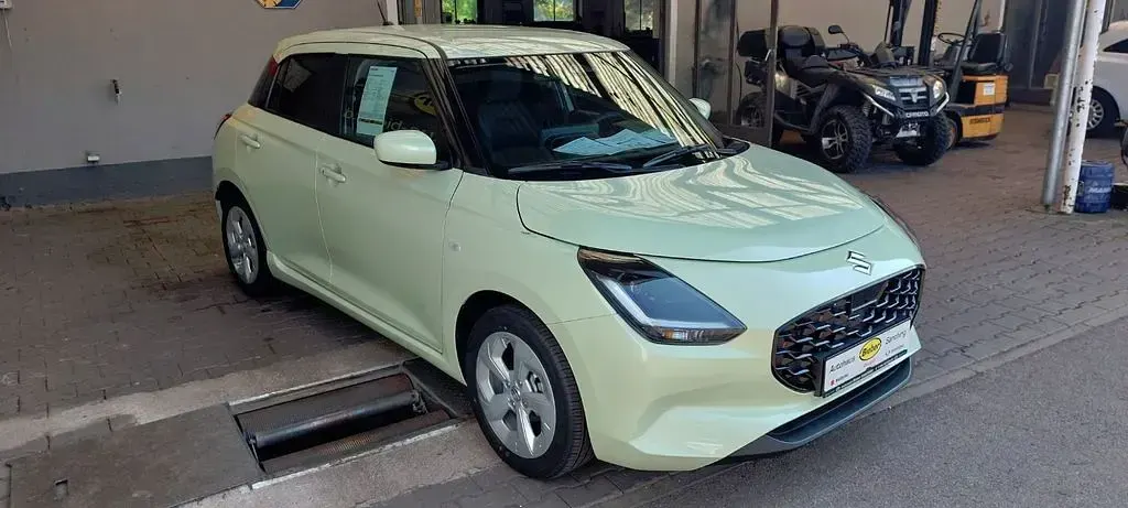Neu Suzuki Swift Comfort 83 PS (61 kW) 2026 Gelb Kleinwagen