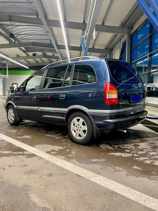 Gebraucht Opel Zafira Elegance 128 PS (94 kW) 2002 Blau Van / Kleinbus