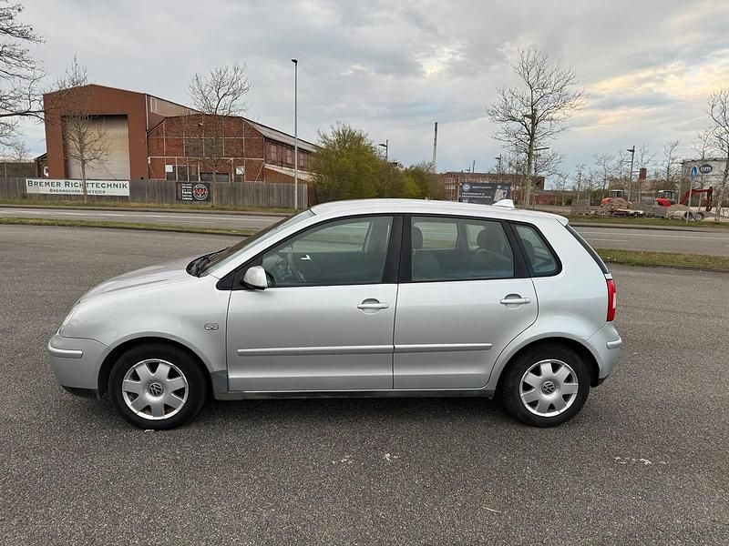 Usata VW Polo 75 CV (55 kW) 2002 Grigio Utilitaria