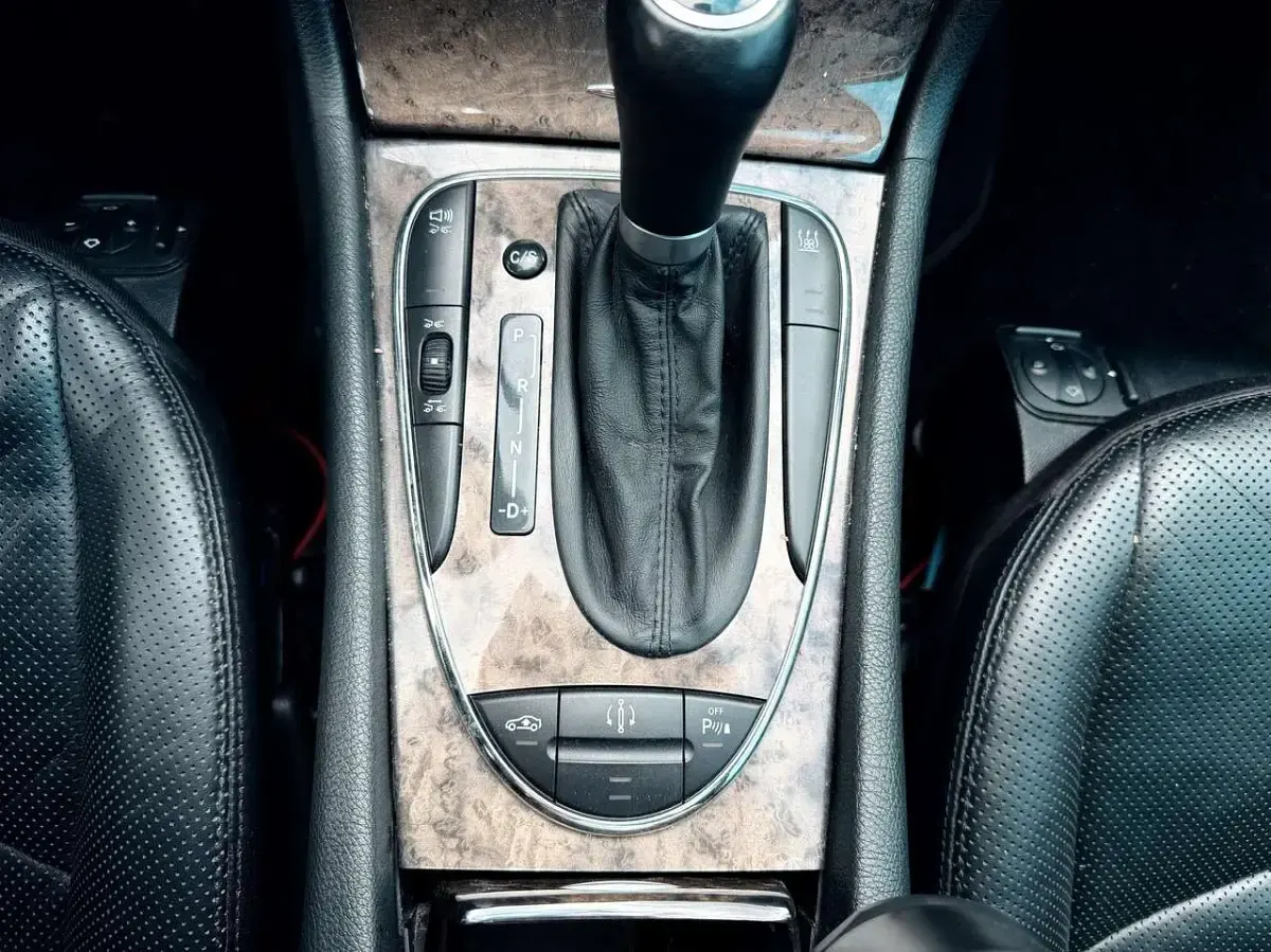 Brugt Mercedes E320 224 HK (164 kW) 2006 Sort Sedan