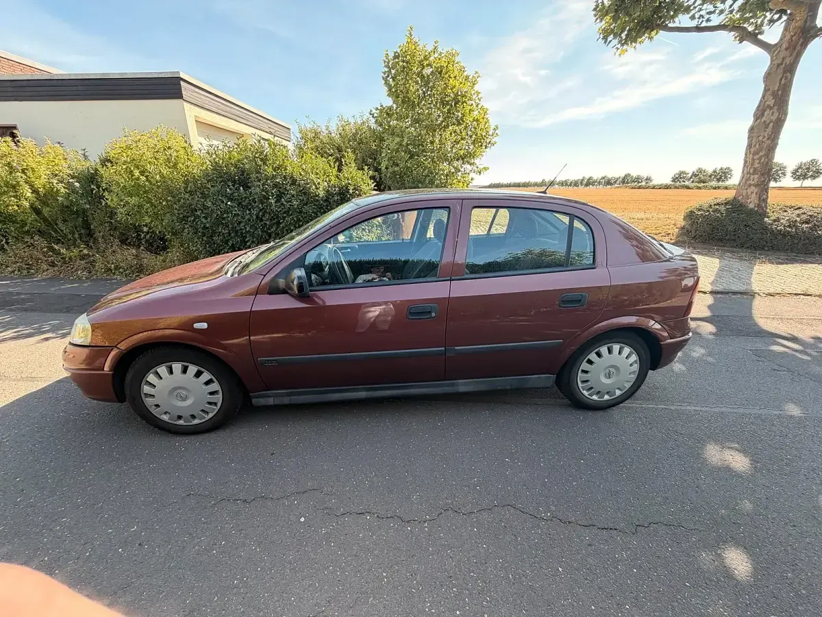 Gebraucht Opel Astra 84 PS (61 kW) 2002 Rot Kleinwagen