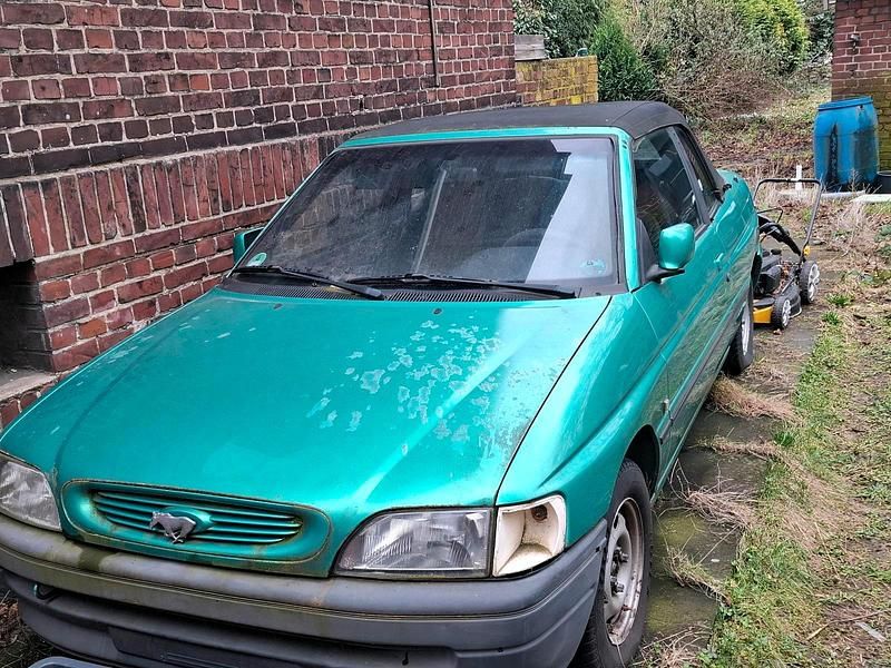 Gebraucht Ford Escort Cabriolet 90 PS (66 kW) 1994 Grün Cabrio