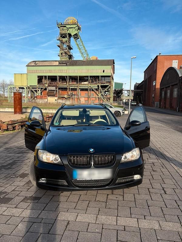 Schwarz Gebraucht 2008 BMW 320 Kombi | 3.800 € (Fairer Preis) - Bild 1/4