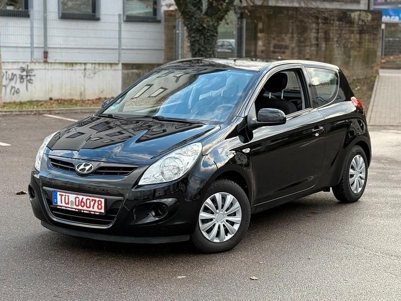 Schwarz Gebraucht 2010 Hyundai i20 Limousine | 4.299 € (Etwas zu teuer) - Bild 1/4
