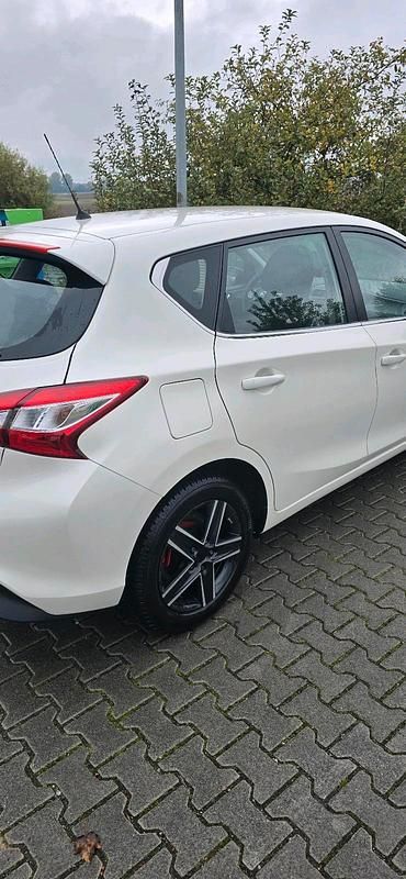 Weiß Gebraucht 2017 Nissan Qashqai SUV | 7.000 € (Superpreis) - Bild 1/4