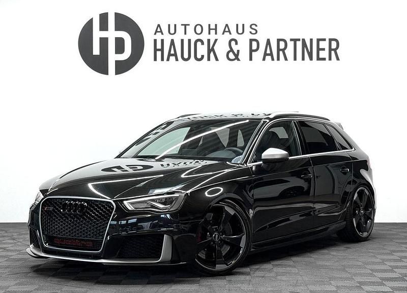 Schwarz Gebraucht 2016 Audi RS3 Ambiente Kleinwagen | 37.990 € (Fairer Preis) - Bild 1/4