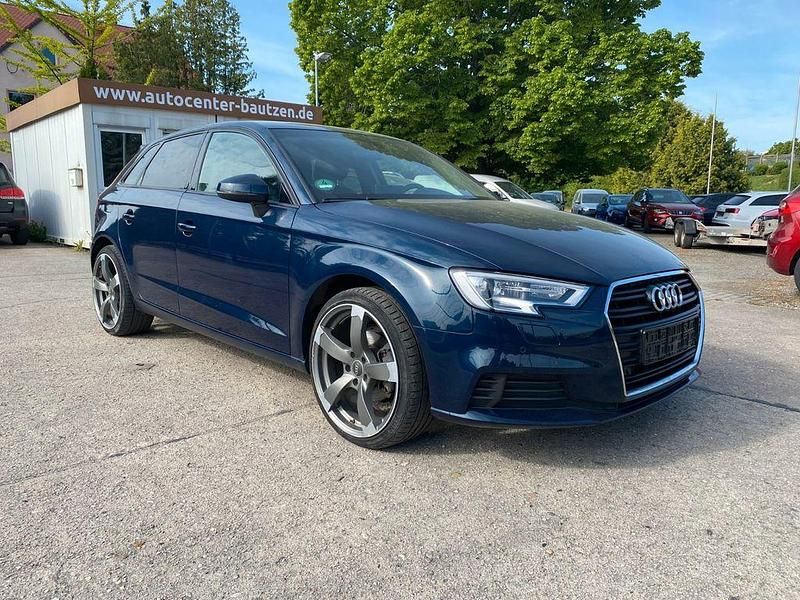 Second-hand Audi A3 116 CP (85 kW) 2017 Albastru Berlinǎ