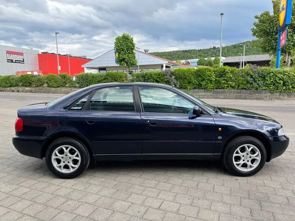 Gebraucht Audi A4 101 PS (74 kW) 1996 Blau Limousine