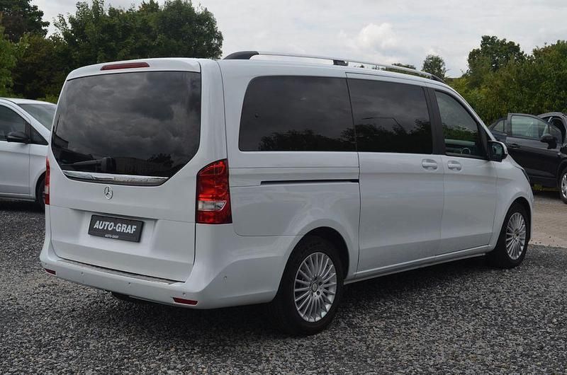 Gebraucht Mercedes V220 Edition 163 PS (119 kW) 2017 Weiß Van / Kleinbus