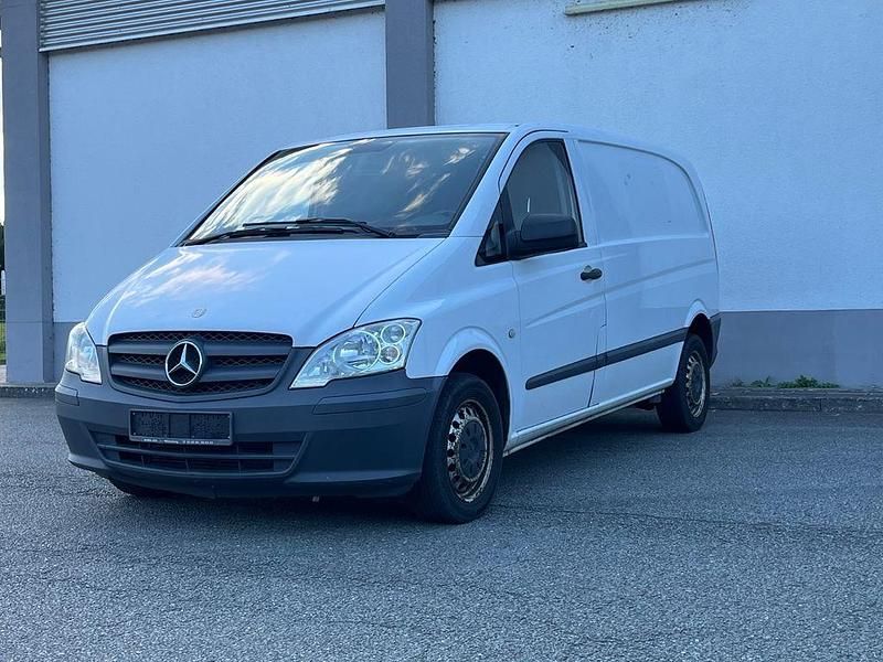 Weiß Gebraucht 2011 Mercedes Vito Van / Kleinbus | 5.499 € (Superpreis) - Bild 1/4