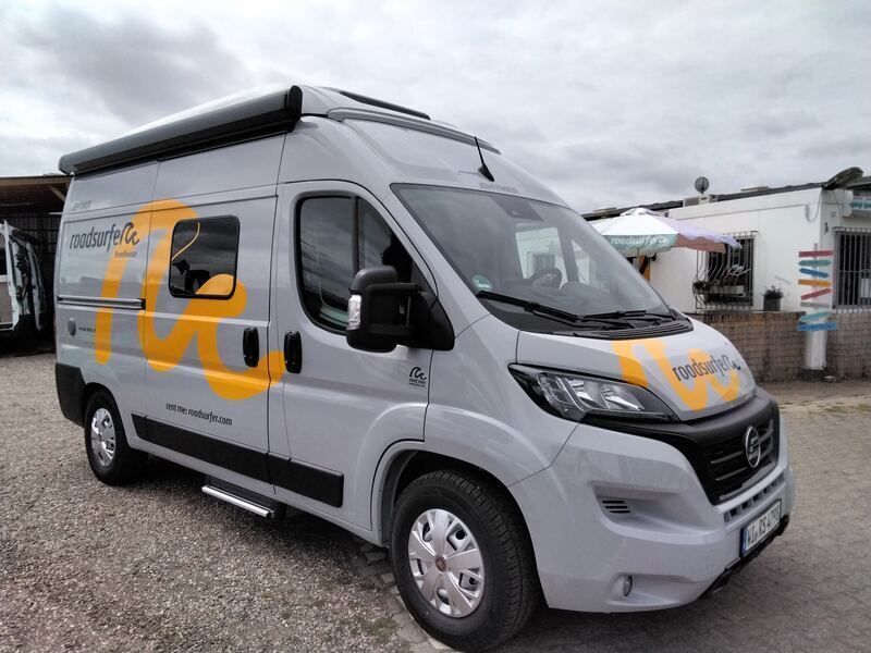 Grau Gebraucht 2023 Hymer Ayers Rock Van | 72.500 € - Bild 1/4
