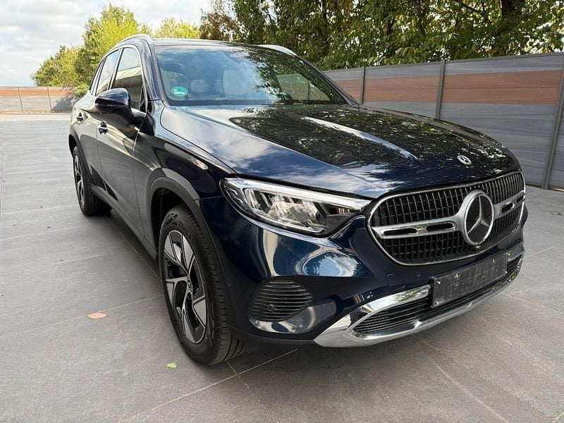 Blau Gebraucht 2023 Mercedes GLC300e SUV | 53.500 € (Superpreis) - Bild 1/4