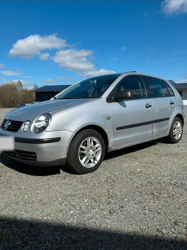 Gebraucht VW Polo Comfortline 75 PS (55 kW) 2002 Silber Limousine
