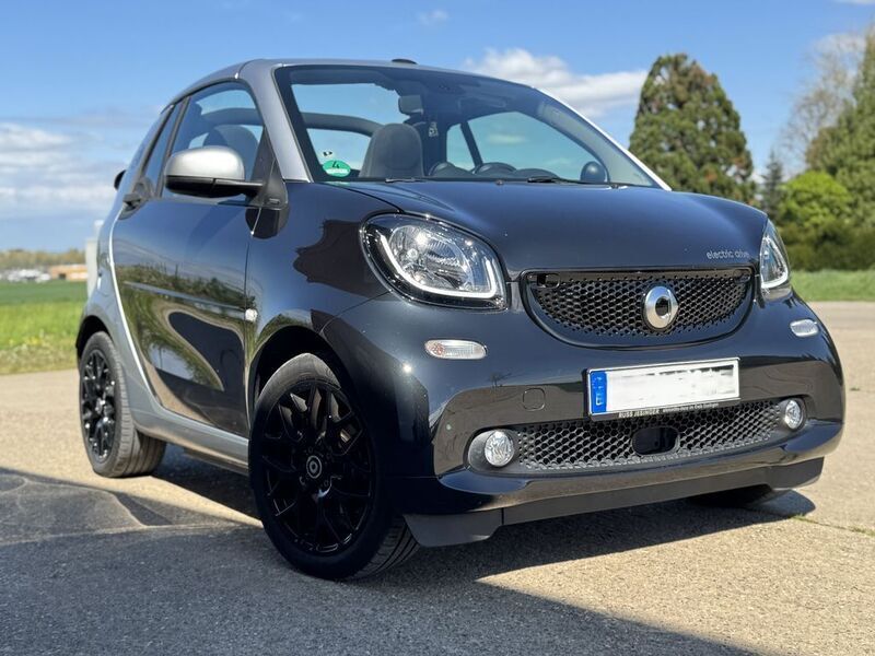 Schwarz Gebraucht 2017 Smart ForTwo Electric Drive Cabrio | 8.500 € (Guter Preis) - Bild 1/4