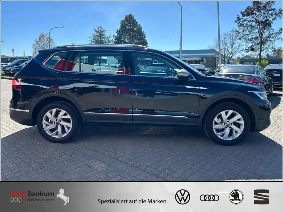 Gebraucht VW Tiguan Allspace Life 150 PS (110 kW) 2023 Deep black pearlescent SUV