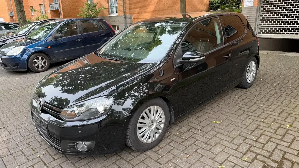 Gebraucht VW Golf VII Match 122 PS (89 kW) 2012 Schwarz Limousine