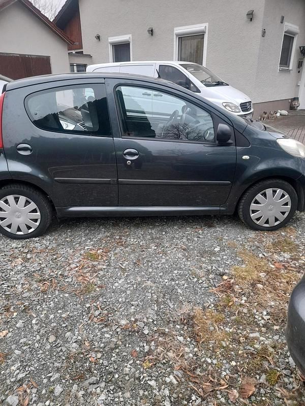Gebraucht Peugeot 107 70 PS (51 kW) 2006 Grau Kleinwagen