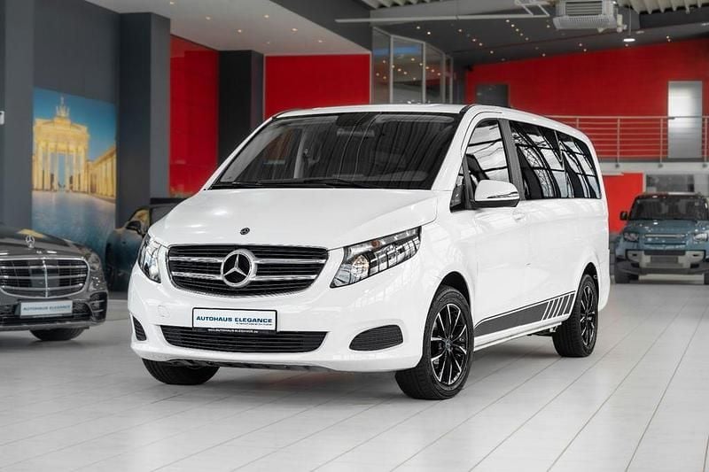 Arktikweiss Gebraucht 2019 Mercedes V200 Van / Kleinbus | 33.980 € (Fairer Preis) - Bild 1/4