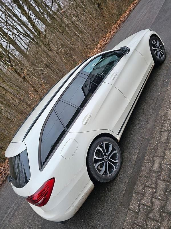 Weiß Gebraucht 2019 Mercedes C200 Kombi | 22.999 € (Superpreis) - Bild 1/4
