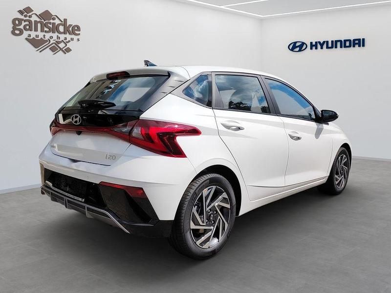 Neu Hyundai i20 Trend 101 PS (74 kW) 2025 Weiß Limousine
