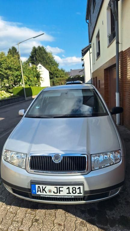 Grau Gebraucht 2000 Skoda Fabia Classic Kombi | 590 € (Guter Preis) - Bild 1/4