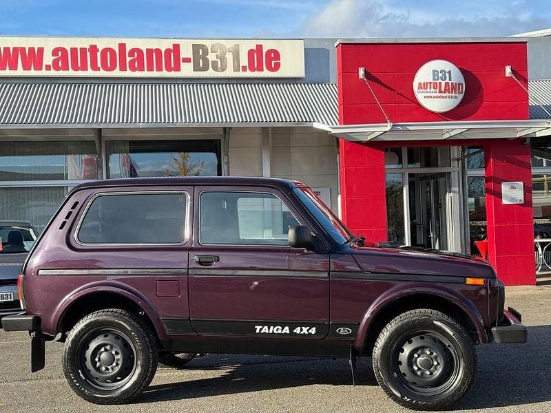 Violett Gebraucht 2019 Lada niva SUV | 14.500 € (Fairer Preis) - Bild 1/4