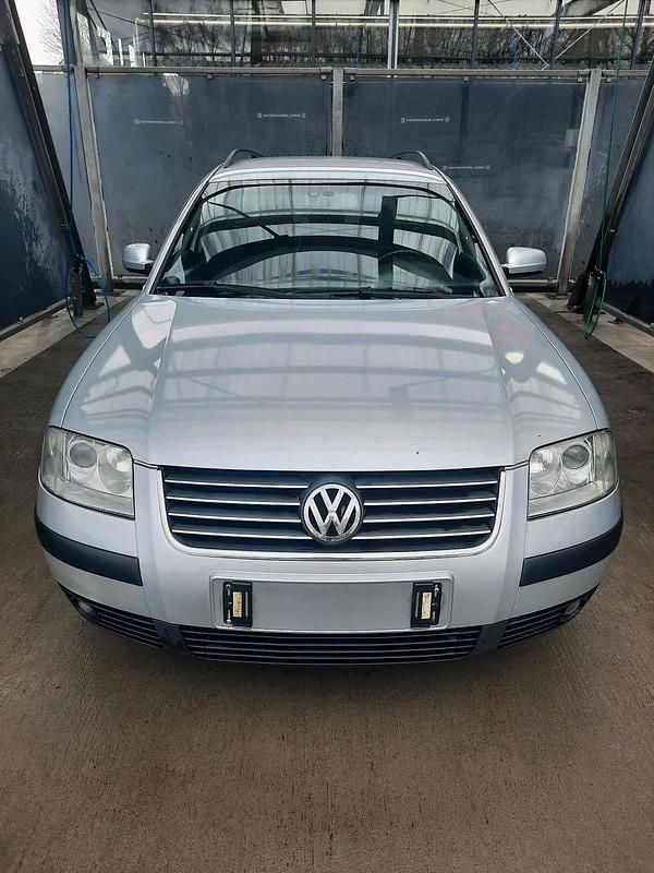 Gebraucht VW Passat 115 PS (84 kW) 2003 Silber Kombi